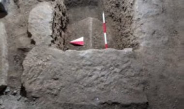 Tarixi kəşf: Müqəddəs Nikolay kilsəsində Sarkofaq tapıldı -FOTOLAR