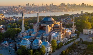 Ayasofya Məscidinin günbəzində əhatəli bərpa işləri başlanılıb