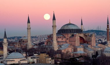 2025-ci ilin ilk altı ayında Türkiyəyə gələn turistlərin sayı artıb