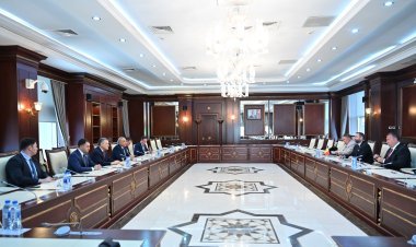 Milli Məclisin Rumıniya ilə parlamentlərarası əlaqələr üzrə işçi qrupunun üzvləri Rumıniya Senatının Mədəniyyət və media daimi komitəsinin sədri, Azərbaycanla parlamentlərarası dostluq qrupunun üzvləri ilə görüşüb