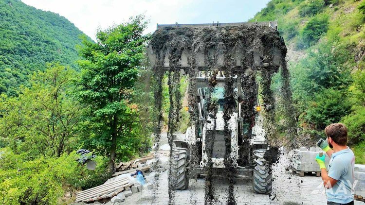 Kəlbəcər şəhərinin daxili yollarının tikintisi sürətlə və keyfiyyətlə davam etdirilir  - VİDEO/FOTO