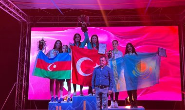 Stolüstü tennisçilər Türkdilli Dövlətlərin Universiadasında gümüş medala layiq görulüblər