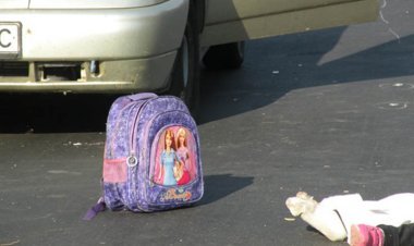 Məktəbə gedən bacı-qardaşı maşın vurub öldürdü