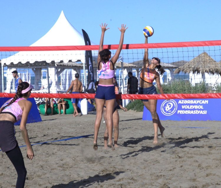 Çimərlik voleybolu üzrə “Sea Breeze Cup” turnirinin qalibləri bəlli olub