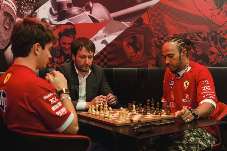 Bakı Şəhər Halqasının təşəbbüsü: Qrossmeyster Teymur Rəcəbov Ferrari pilotları ilə şahmat taxtasında görüşdü!