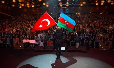 Eyyub Hüseynzadənin təşkilatçılığı ilə möhtəşəm Ferhat Göçer gecəsi - VİDEO- FOTOLAR