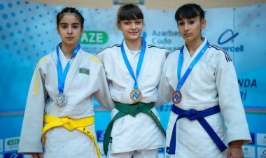 Sumqayıt Olimpiya İdman Kompleksində U-17 yeniyetmələr arasında Abşeron-Xızı bölgəsi üzrə region birinciliyi start götürüb