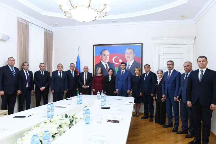 PA nümayəndəsi Dövlət Komitəsi yanında İctimai Şuranın üzvləri ilə görüşüb