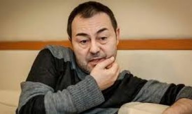 Serdar Ortaç səhnədə yıxıldı - Video