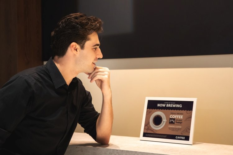 "Samsung" dünyada ilkə imza atdı - Bio-qatranlı 'Elektron Kağız" ekranını təqdim etdi