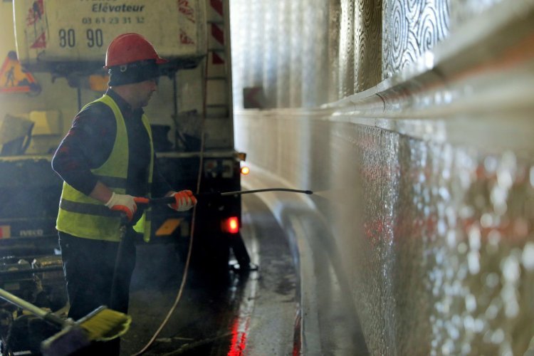 Tunellər daha təhlükəsiz və rahat hərəkət üçün təmizlənir