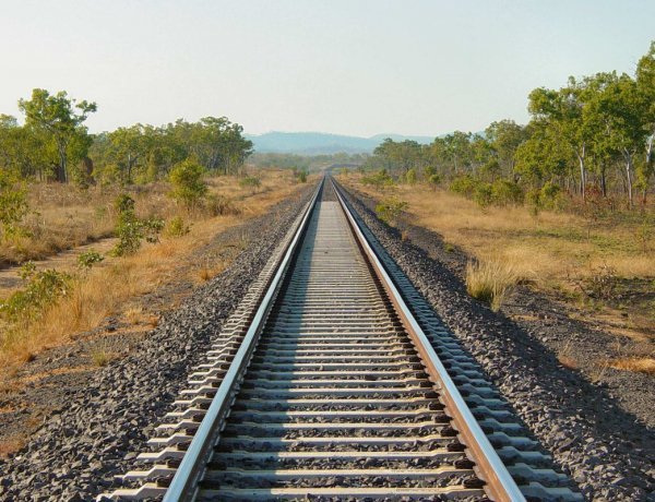 Naxçıvan MR-də dəmir yolu xəttinin yenidən qurulması davam edir