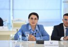 Valideynlər və təhsil sistemi qanunvericiliyə uyğun olaraq uşaqların internetdən istifadəsinə maksimum nəzarət etməlidirlər