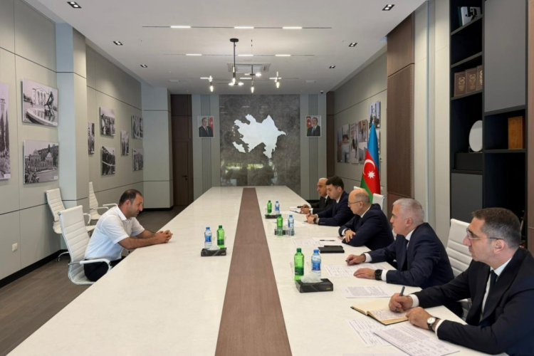 Energetika naziri Ağdamda vətəndaşları qəbul edib