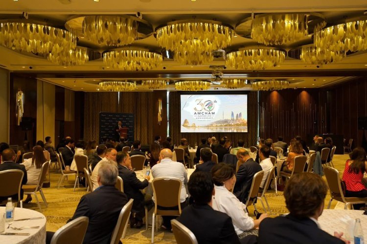 Cisco AmCham Azərbaycanın nahar görüşündə süni intellektə hazırlıq və rəqəmsal transformasiya üzrə qlobal təcrübəsini bölüşüb.